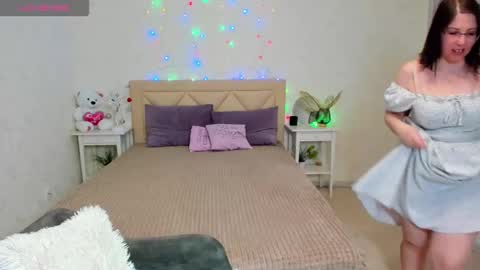 Snapshot of b_bonya_m chatting on 12.08.24 Bonya online show from 12.08.24