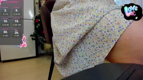 Snapshot of b_bonya_m chatting on 12.12.24 Bonya online show from 12.12.24