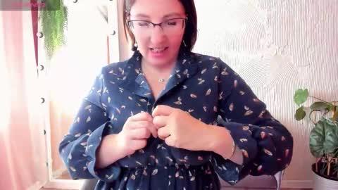 Snapshot of b_bonya_m chatting on 09.19.25 Bonya online show from 09.19.25