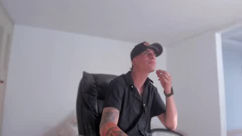 Snapshot of baan9 chatting on 01.14.25 baan9 online show from 01.14.25