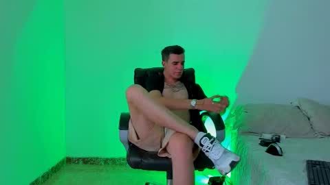 Snapshot of baan9 chatting on 01.18.25 baan9 online show from 01.18.25