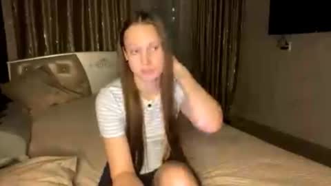 Snapshot of babararyals chatting on 10.26.25 Anny Simpson online show from 10.26.25