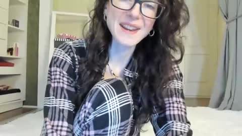 Snapshot of babby_jewel chatting on 12.24.24 babby_jewel online show from 12.24.24