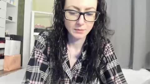 Snapshot of babby_jewel chatting on 10.21.25 babby_jewel online show from 10.21.25