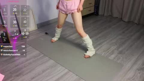 Snapshot of babby_rabbit_ chatting on 02.25.25 Cute Raby online show from 02.25.25