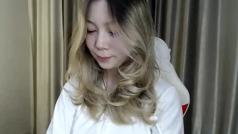 Snapshot of babby_rabbit_ chatting on 10.20.25 Cute Raby online show from 10.20.25