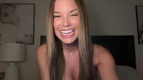 Snapshot of babeb77 chatting on 09.12.25 B online show from 09.12.25