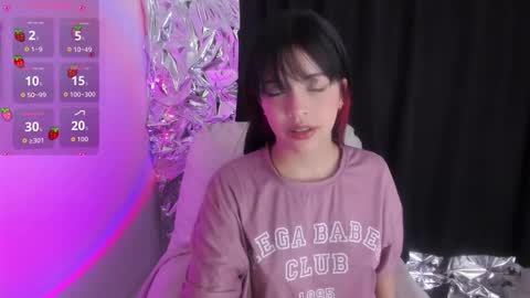 Queen B online show from 09.21.25