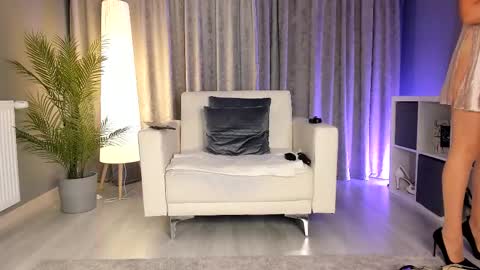 Lisa online show from 09.18.25