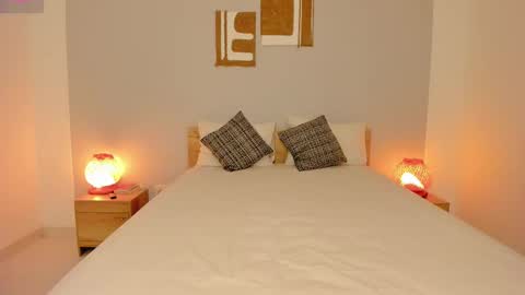 Snapshot of babesexy19_ chatting on 02.13.25 itzell online show from 02.13.25