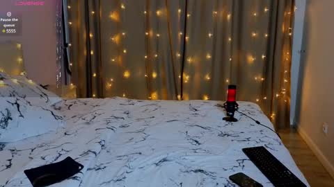 Snapshot of babespace chatting on 12.26.24 Lina online show from 12.26.24