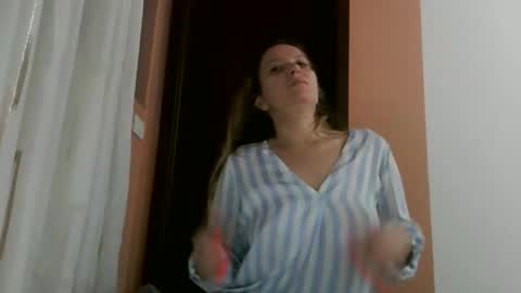 Snapshot of baby_blondee chatting on 12.20.25 Baby Blonde online show from 12.20.25