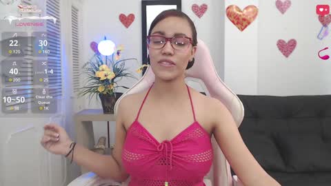 Snapshot of baby_blue18_ chatting on 12.10.24 salome online show from 12.10.24