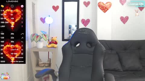 Snapshot of baby_blue18_ chatting on 02.06.25 salome online show from 02.06.25