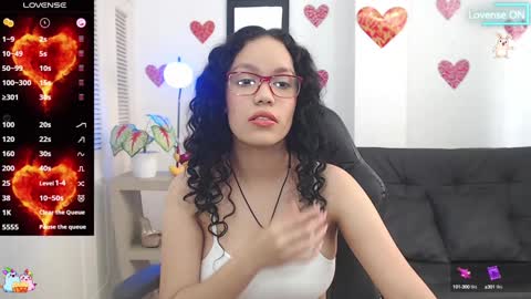 Snapshot of baby_blue18_ chatting on 02.06.25 salome online show from 02.06.25