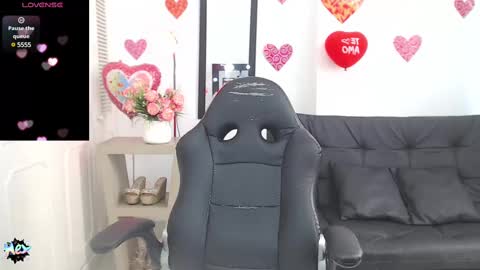 Snapshot of baby_blue18_ chatting on 02.19.25 salome online show from 02.19.25