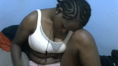 Snapshot of baby_fayyan chatting on 12.22.25 baby_fayyan online show from 12.22.25