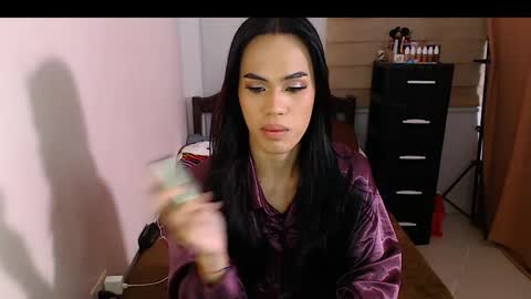 Nathalia online show from 10.04.25