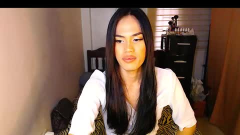 Nathalia online show from 10.25.25