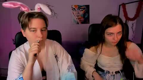 Snapshot of baby_hotte chatting on 11.14.25 baby online show from 11.14.25