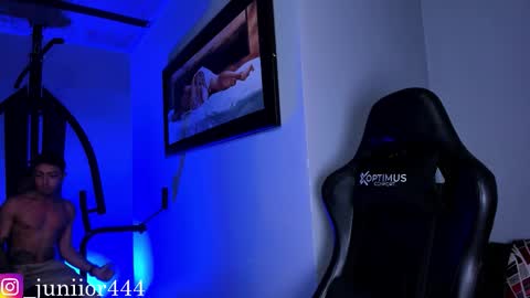 Snapshot of baby_junior420 chatting on 12.15.25 Junior Independent Model online show from 12.15.25