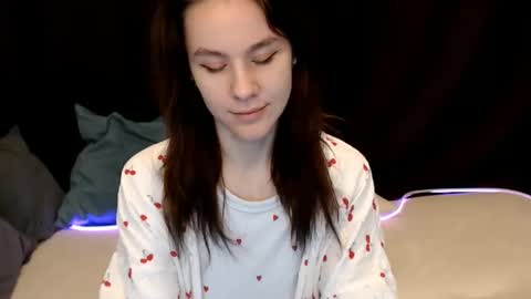 Snapshot of baby_kitte chatting on 12.21.24 baby_kitte online show from 12.21.24