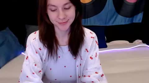 Snapshot of baby_kitte chatting on 12.22.24 baby_kitte online show from 12.22.24