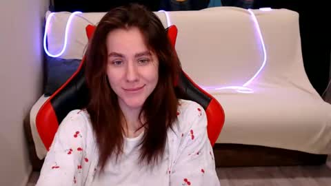 Snapshot of baby_kitte chatting on 12.31.24 baby_kitte online show from 12.31.24