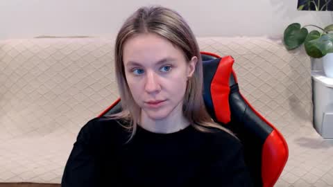 Snapshot of baby_kitte chatting on 02.15.25 baby_kitte online show from 02.15.25