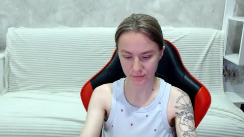 Snapshot of baby_kitte chatting on 09.17.25 baby_kitte online show from 09.17.25