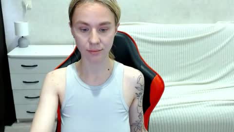 Snapshot of baby_kitte chatting on 10.26.25 baby_kitte online show from 10.26.25