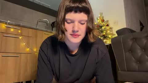 Snapshot of baby_meimei chatting on 12.24.24 mei online show from 12.24.24