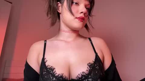 Snapshot of baby_meimei chatting on 09.27.25 mei online show from 09.27.25