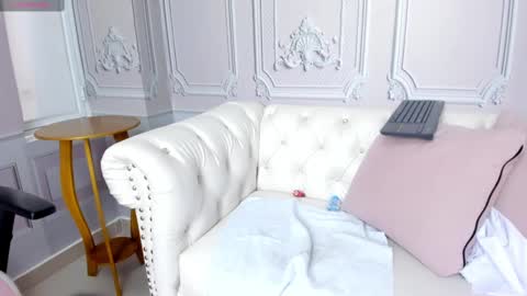 Snapshot of babyabril18 chatting on 03.07.25 Karla online show from 03.07.25