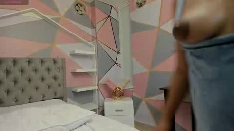 Snapshot of babyangel18_ chatting on 01.11.25 ANGEL online show from 01.11.25