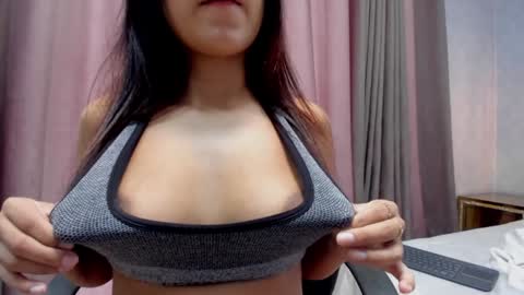 Snapshot of babyangel18_ chatting on 01.22.25 ANGEL online show from 01.22.25