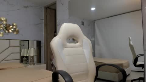 Snapshot of babyangel18_ chatting on 09.26.25 ANGEL online show from 09.26.25