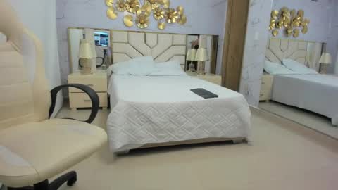 Snapshot of babyangel18_ chatting on 10.12.25 ANGEL online show from 10.12.25