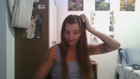 Snapshot of babydemon6 chatting on 03.10.25 babydemon6 online show from 03.10.25