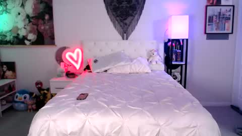 Snapshot of babyempathy chatting on 11.29.25 akira online show from 11.29.25