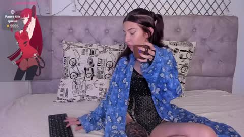 Snapshot of babylissie chatting on 01.12.25 babylissie online show from 01.12.25