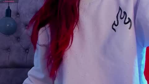 Snapshot of babylissie chatting on 09.25.25 babylissie online show from 09.25.25