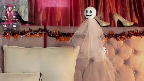 Snapshot of babylissie chatting on 10.28.25 babylissie online show from 10.28.25