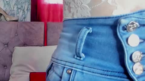 Snapshot of babylissie chatting on 12.01.25 babylissie online show from 12.01.25