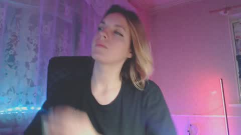 Snapshot of babymuro4ka chatting on 02.07.25 Sonya online show from 02.07.25