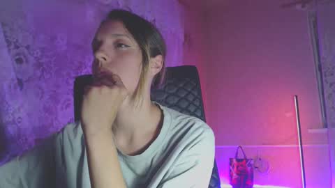 Snapshot of babymuro4ka chatting on 09.17.25 Sonya online show from 09.17.25