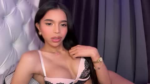 Snapshot of babysabrinaxx chatting on 10.23.25 babysabrinaxx online show from 10.23.25