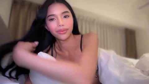 Snapshot of babysabrinaxx chatting on 12.14.25 babysabrinaxx online show from 12.14.25