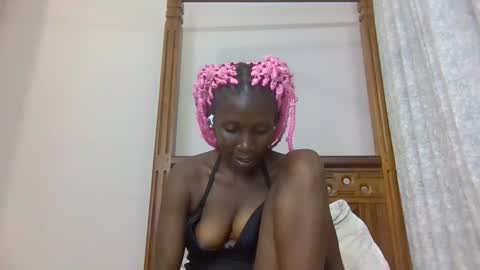 Snapshot of babytylerr chatting on 11.25.25 babytylerr online show from 11.25.25