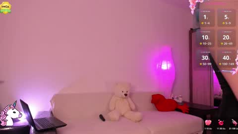 Snapshot of babyuniporn chatting on 12.04.25 Eva online show from 12.04.25